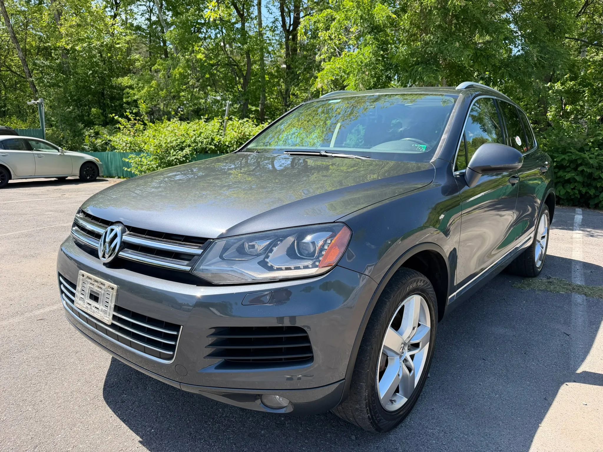 Used 2013 Volkswagen Touareg VR6 AWD/4WD image 1