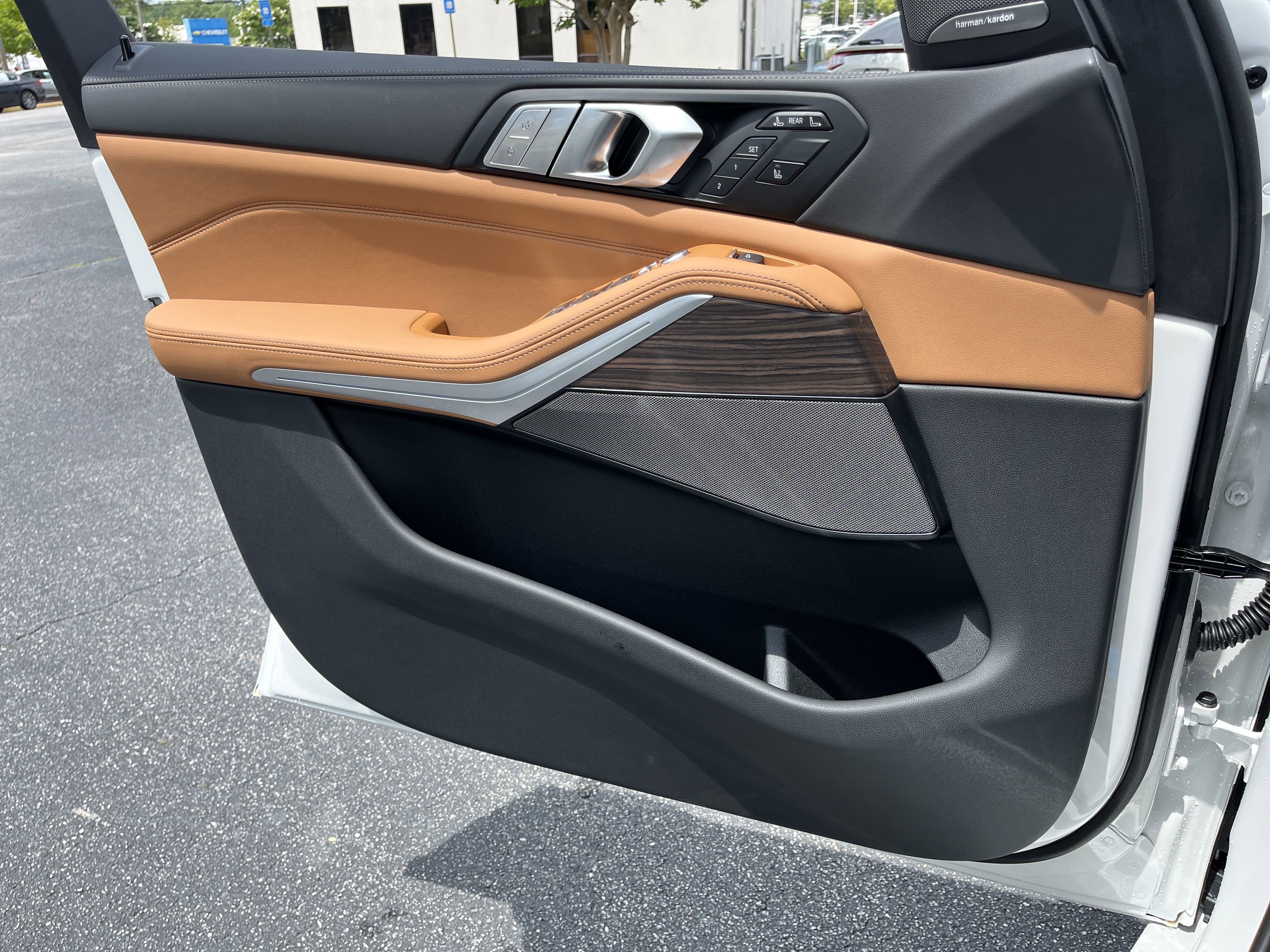 New 2026 BMW X7 xDrive40i w/ Premium Package image 17