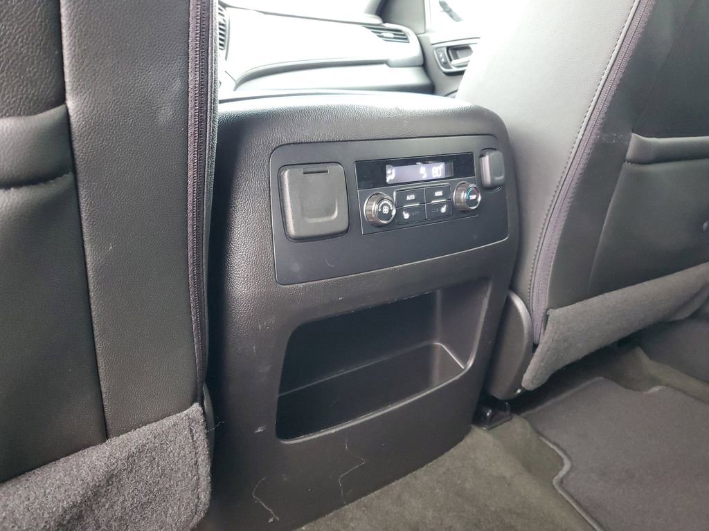 Used 2017 Chevrolet Suburban LT w/ LT Signature Package image 31