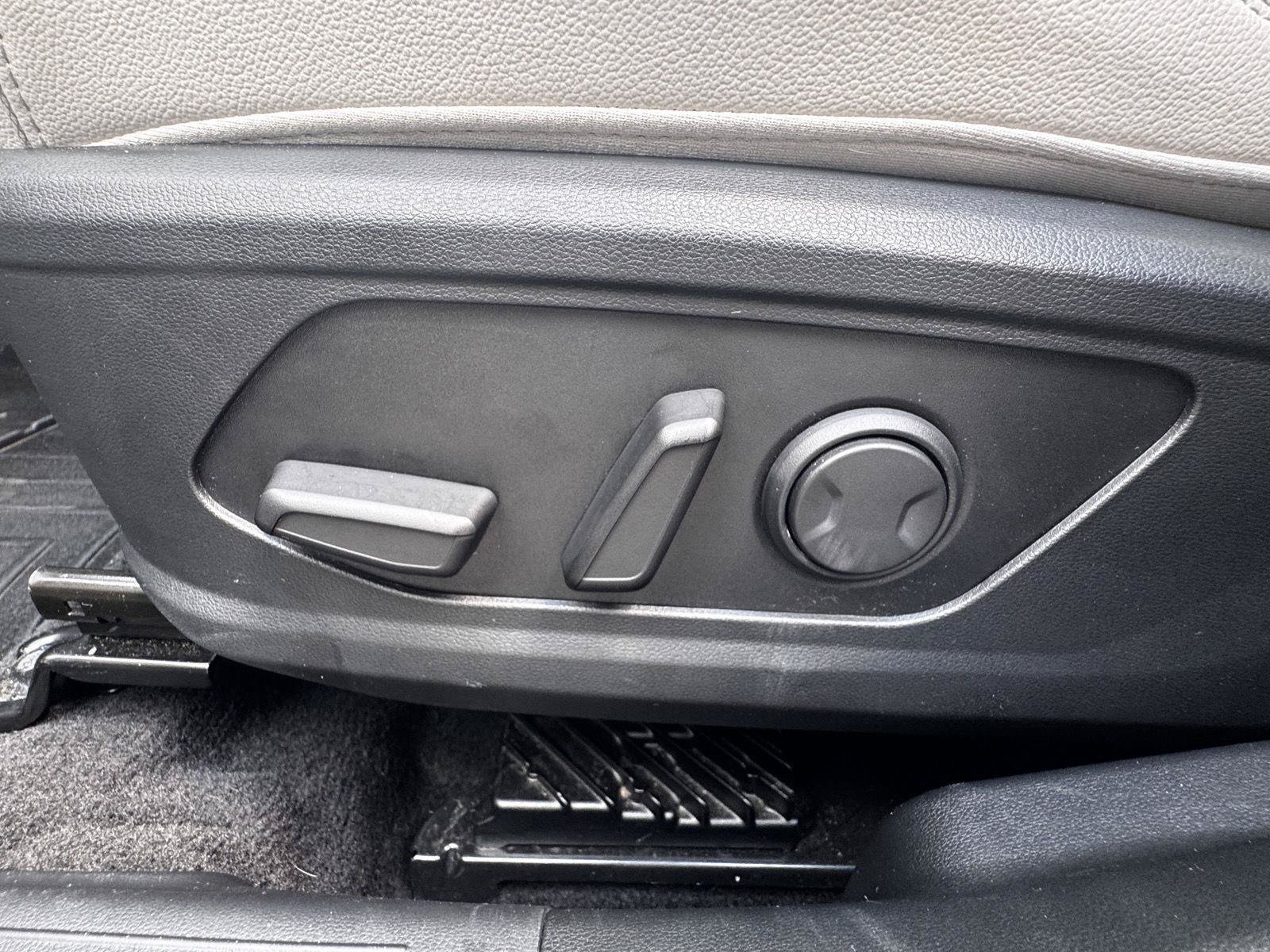 Used 2022 Hyundai Tucson Limited w/ Cargo Package AWD/4WD image 18