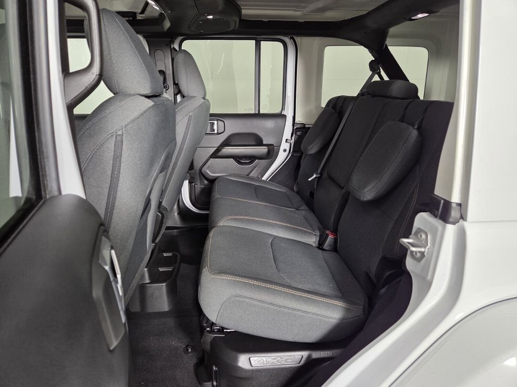 Certified 2025 Jeep Wrangler Sahara image 27