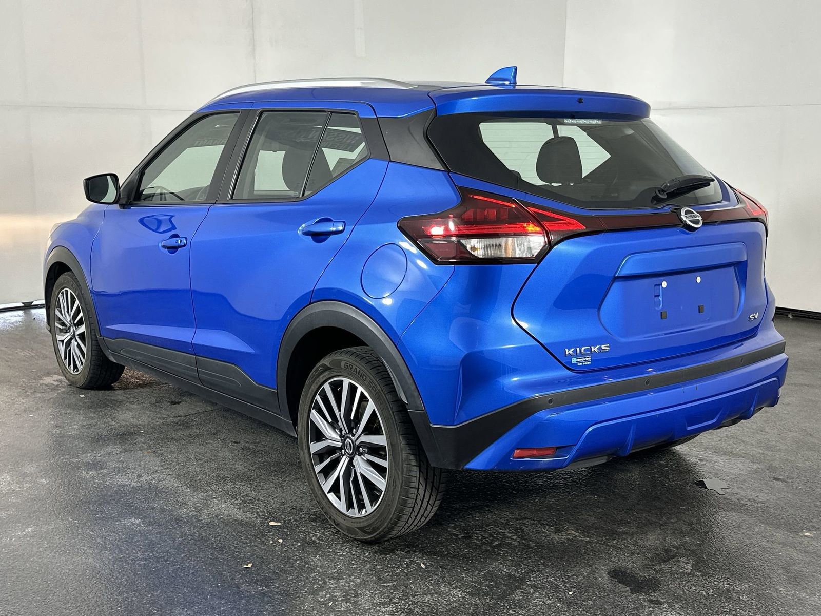 Certified 2021 Nissan Kicks SV image 6