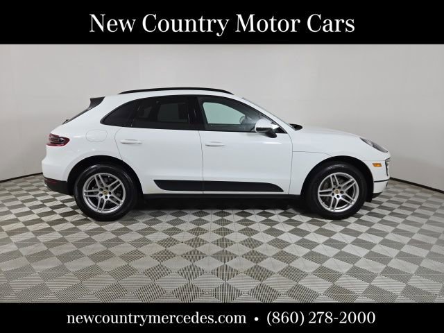 Used 2018 Porsche Macan Sport Edition AWD/4WD image 11