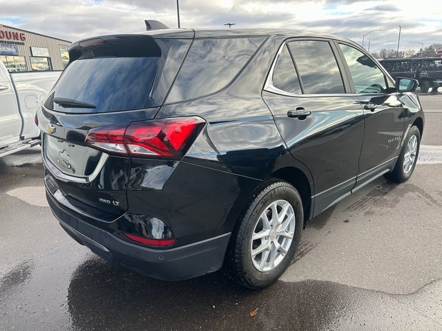Used 2023 Chevrolet Equinox LT image 3