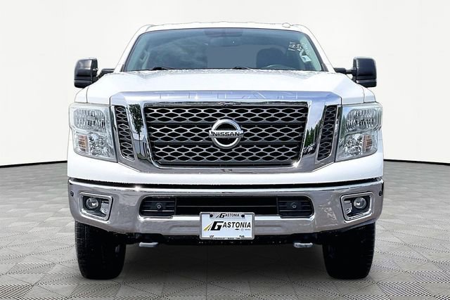 Used 2017 Nissan Titan SV AWD/4WD image 2