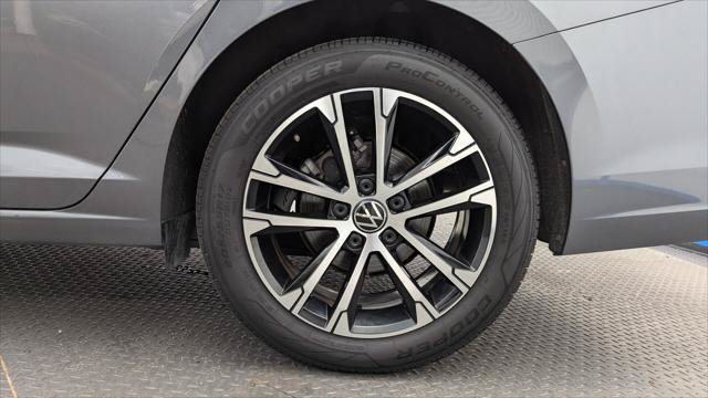 Used 2024 Volkswagen Jetta Sport FWD image 30