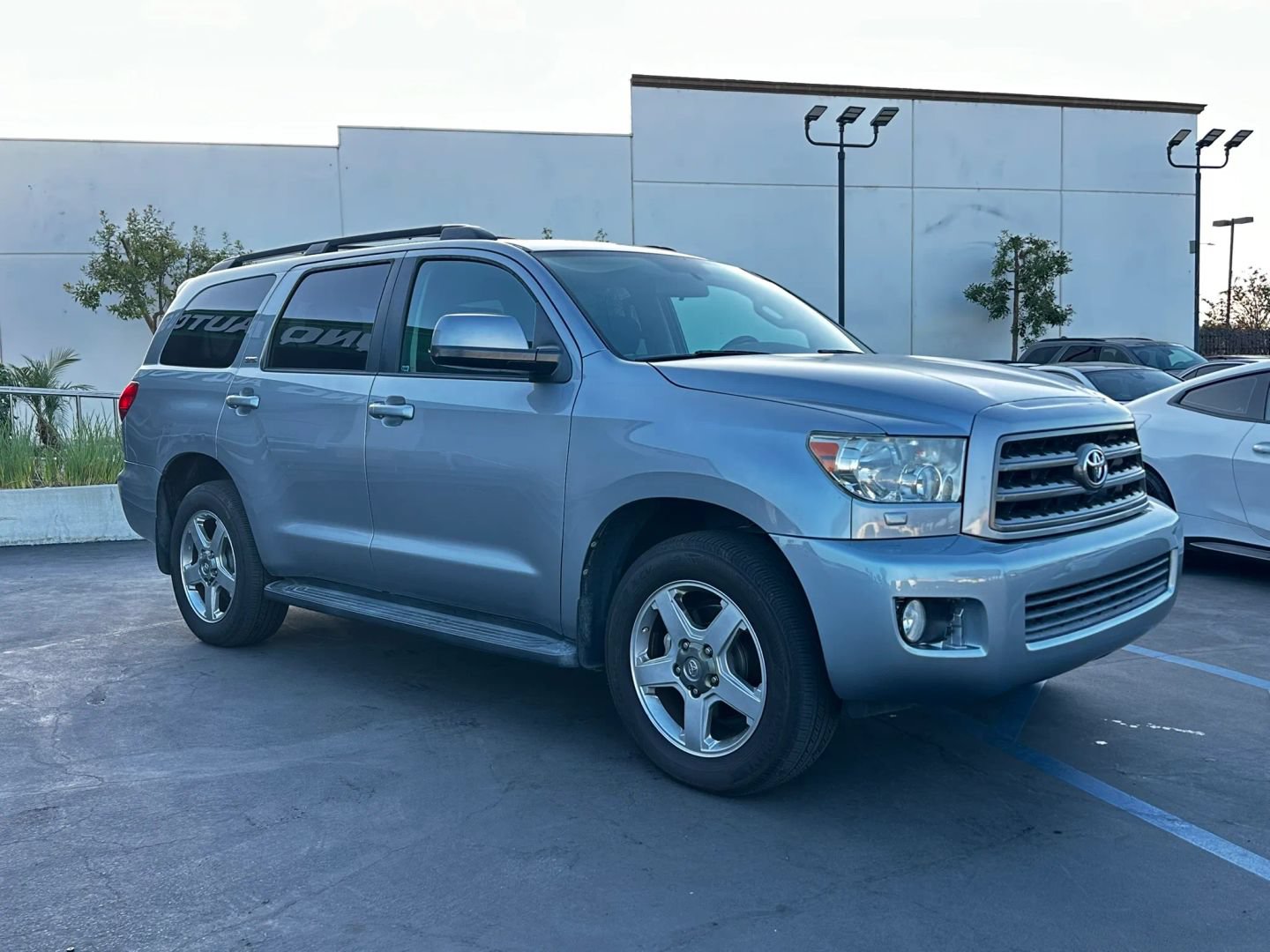 Used 2013 Toyota Sequoia SR5 w/ Sport Appearance Pkg AWD/4WD image 3