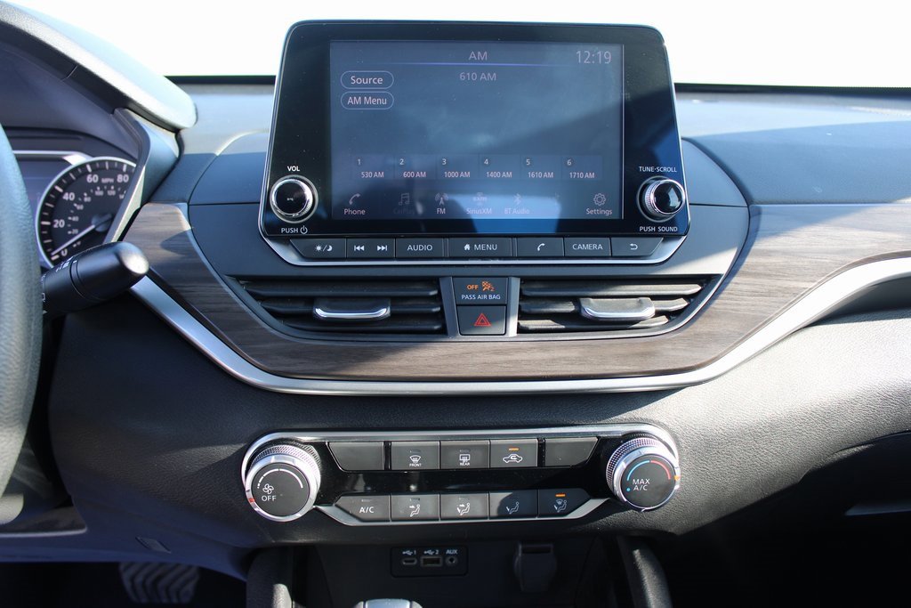 Used 2024 Nissan Altima 2.5 SV image 16