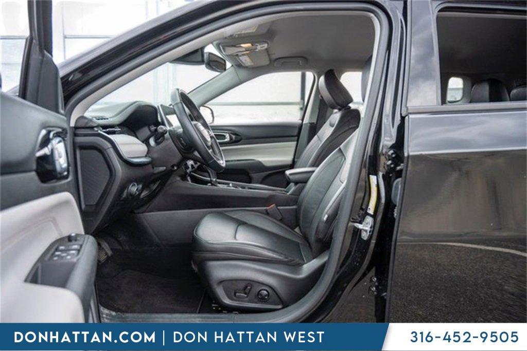 Used 2022 Jeep Compass Limited image 5