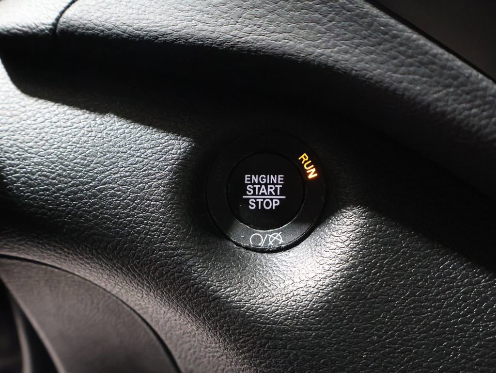 Certified 2021 Jeep Cherokee Latitude Lux w/ Comfort/Convenience Group image 31