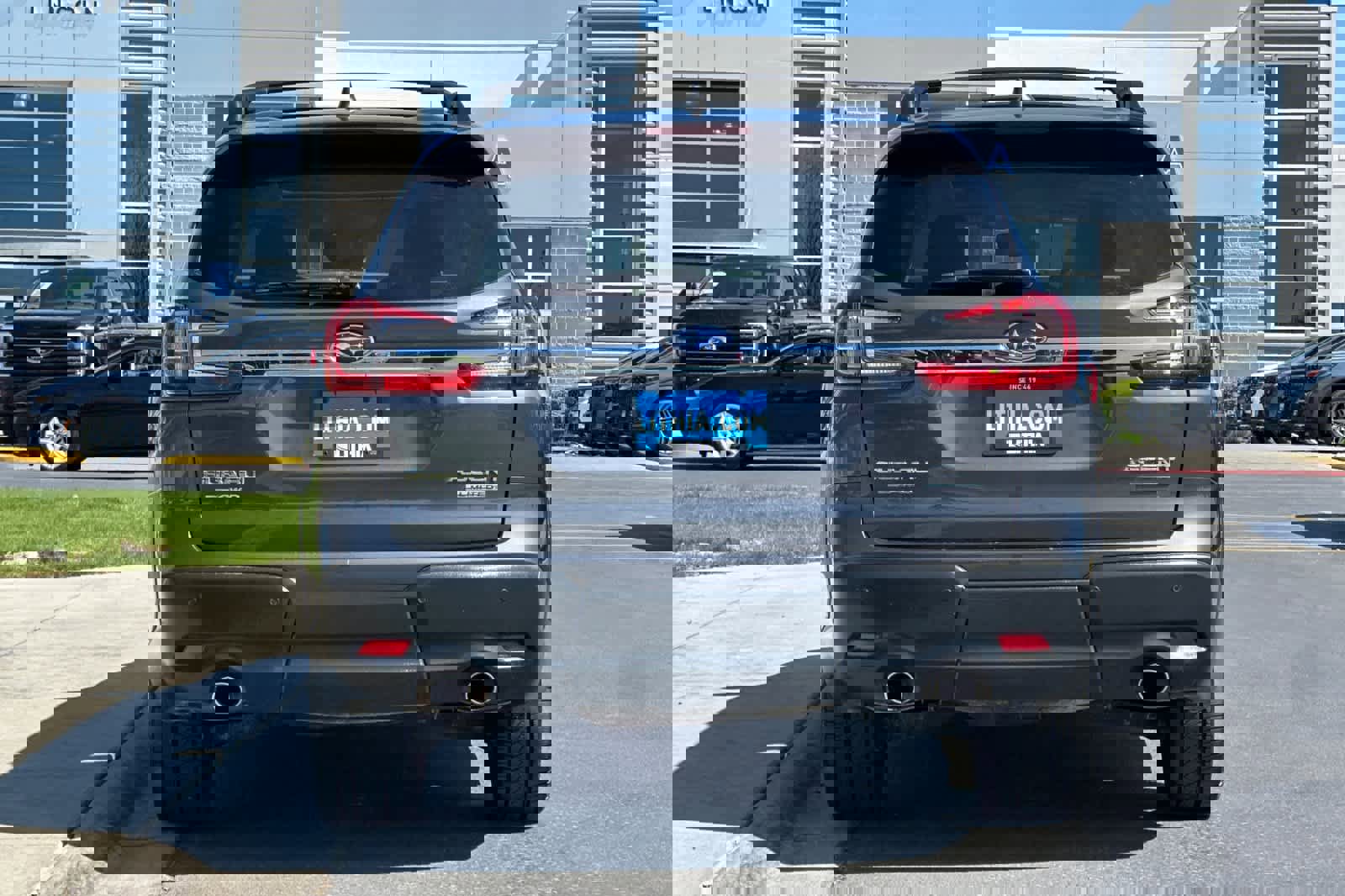 Used 2023 Subaru Ascent Limited w/ Technology Package image 7