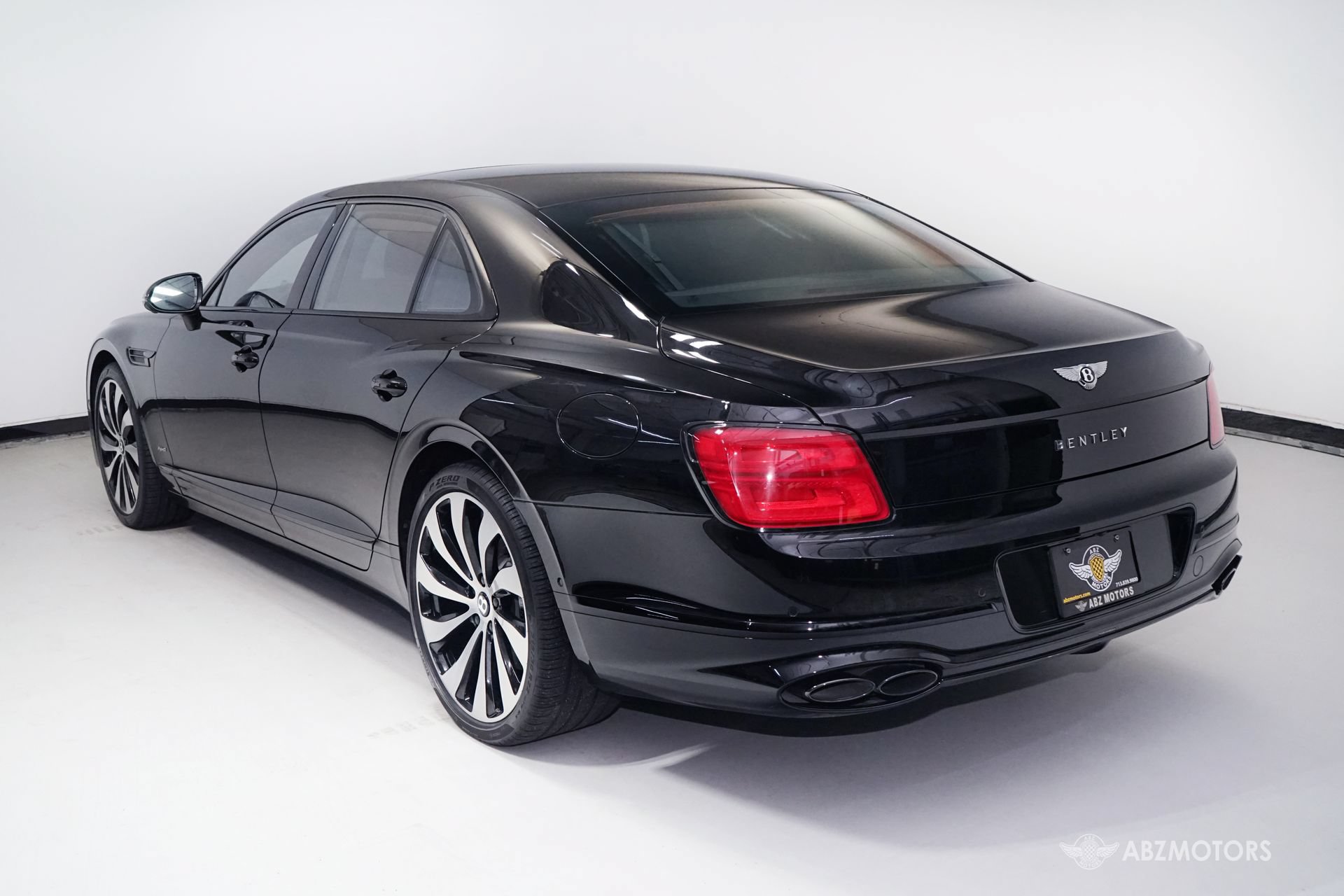 Used 2022 Bentley Flying Spur Plug-In Hybrid AWD/4WD image 6