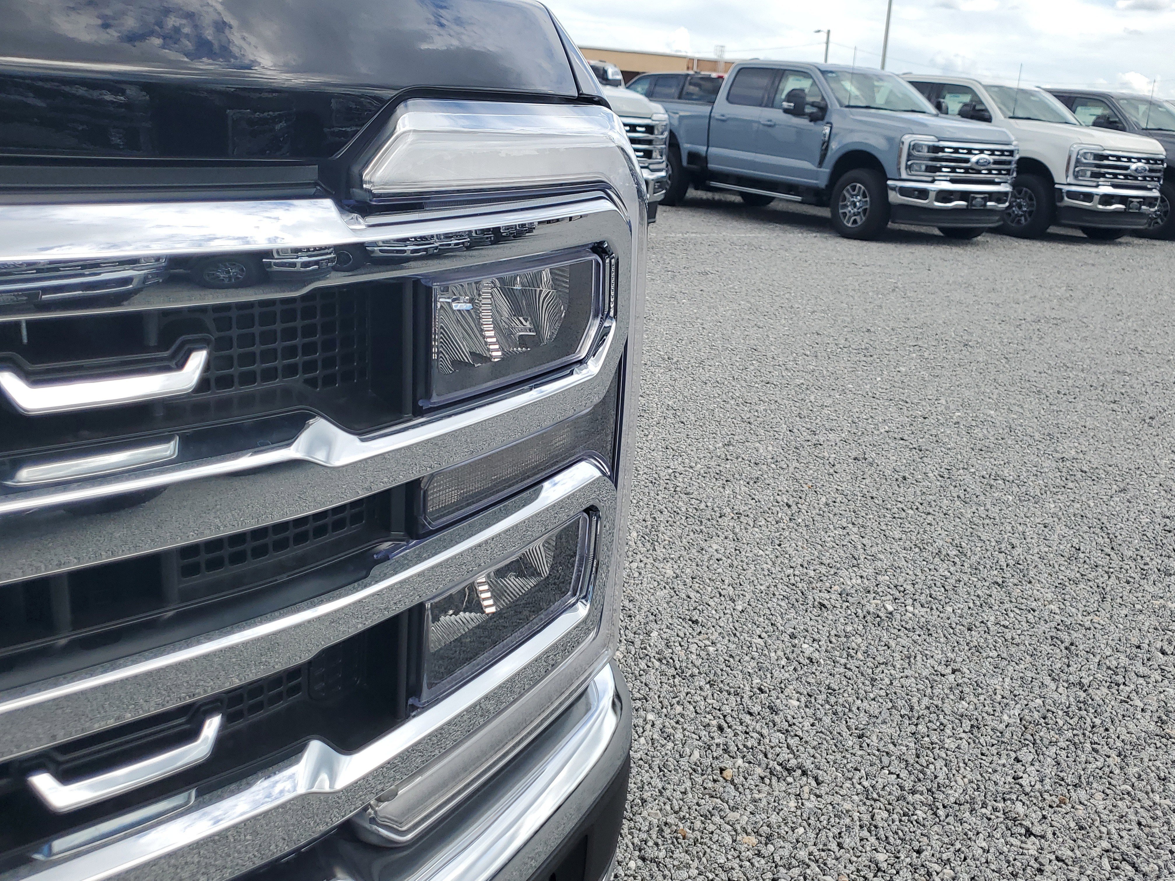 New 2026 Ford F250 Lariat w/ Chrome Package image 4