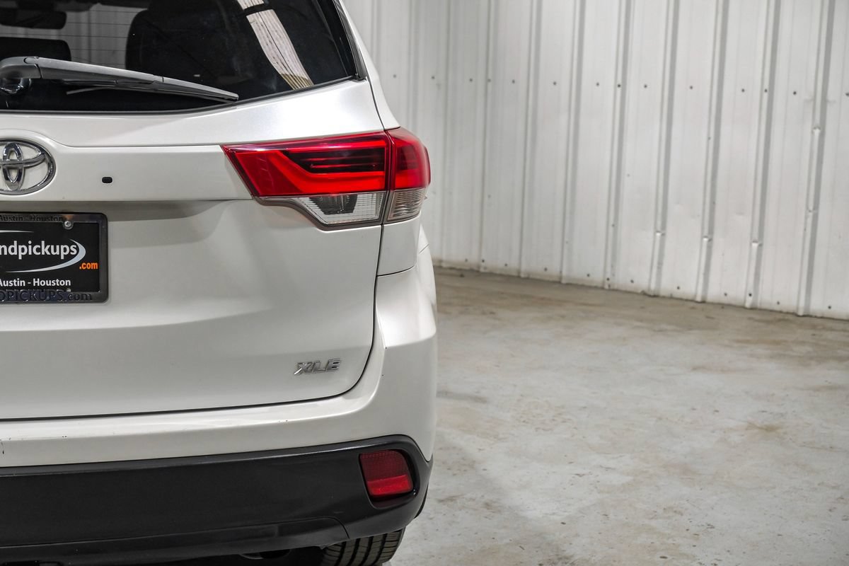 Used 2018 Toyota Highlander XLE FWD image 49