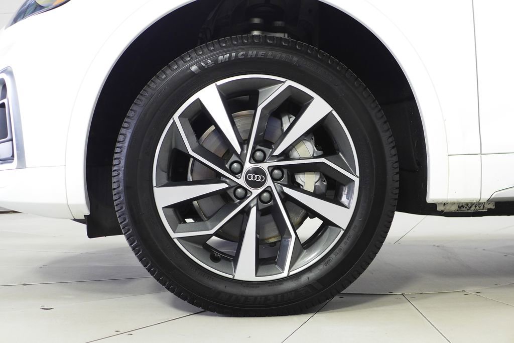 Used 2022 Audi Q5 2.0T Premium w/ Convenience Package image 5