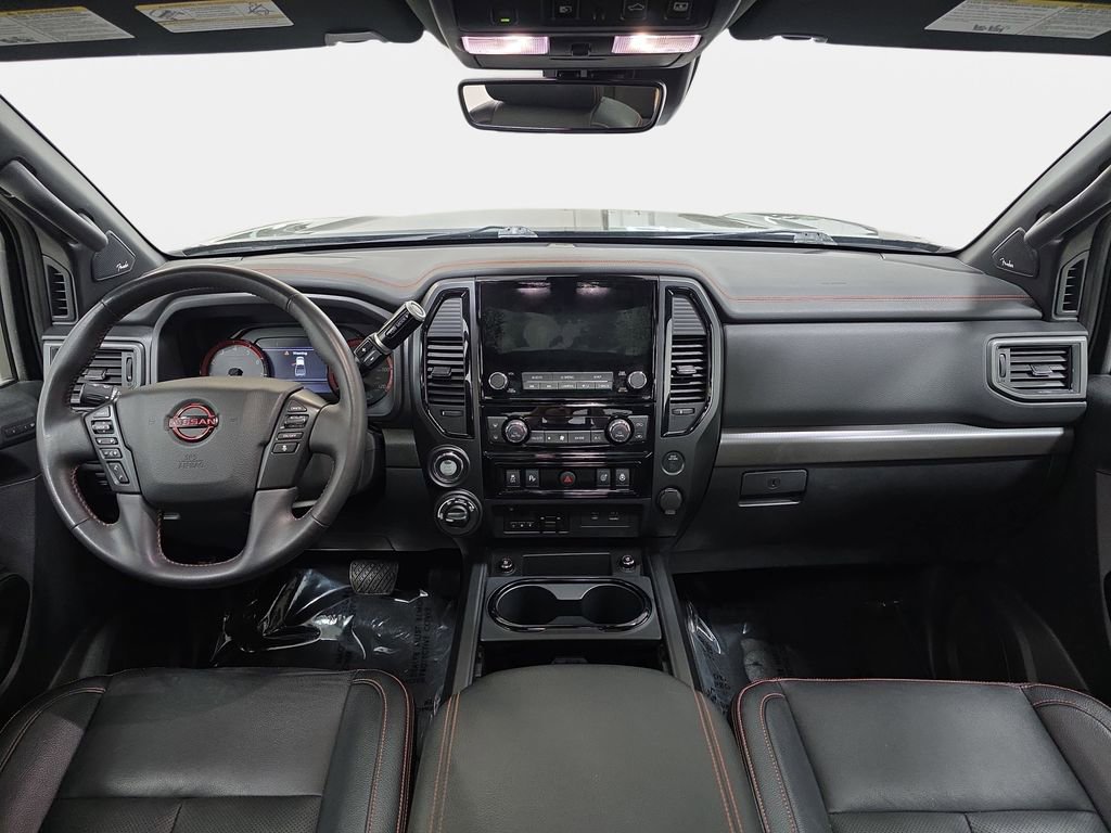 Used 2023 Nissan Titan PRO-4X w/ Pro-4x Convenience Package AWD/4WD image 10