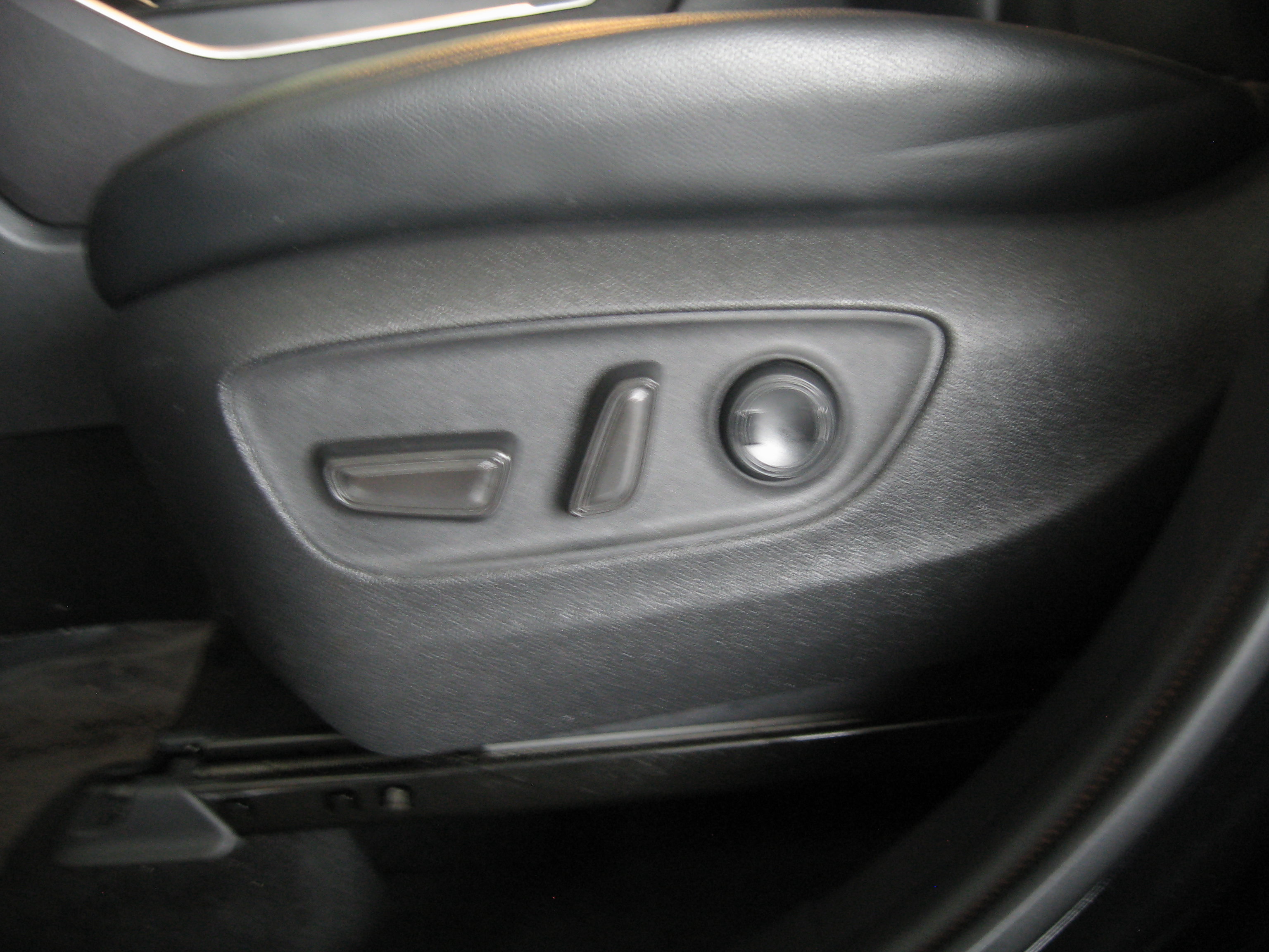 Used 2022 Toyota Highlander XLE image 13