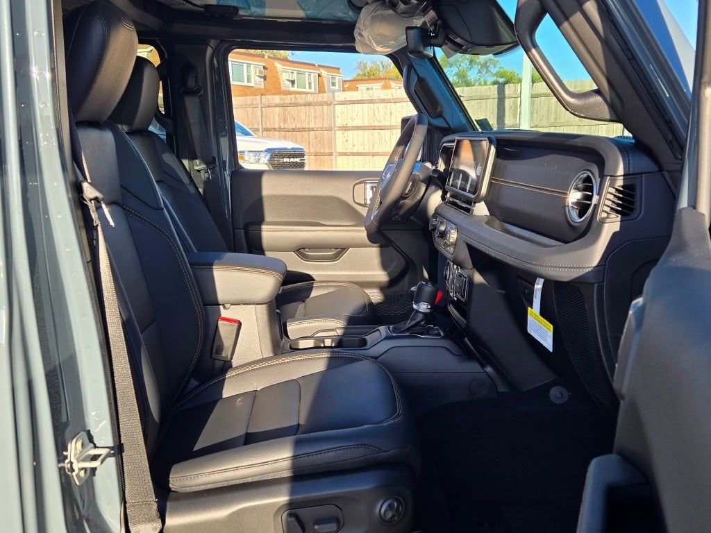New 2026 Jeep Wrangler Unlimited Sahara image 5