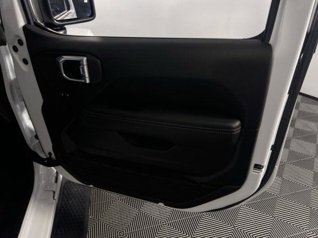 Used 2022 Jeep Wrangler Unlimited Sahara image 30