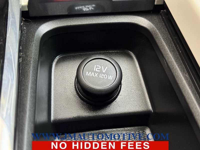 Used 2019 Volvo XC60 T5 Momentum w/ Multimedia Package AWD/4WD image 33