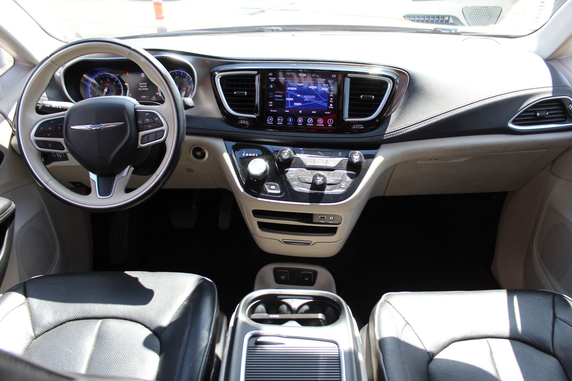 Used 2018 Chrysler Pacifica Limited FWD image 22