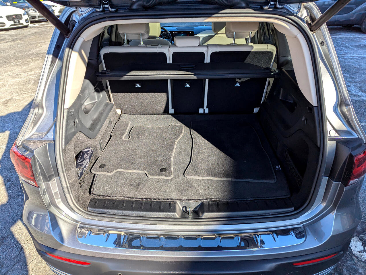 Used 2022 Mercedes-Benz EQB 300 4MATIC image 49