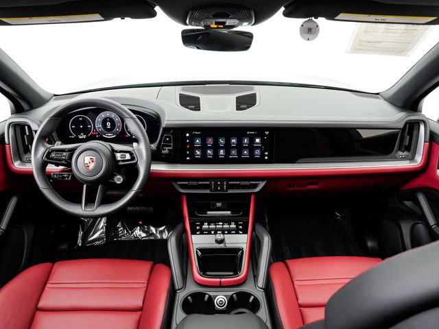 Certified 2025 Porsche Cayenne image 21