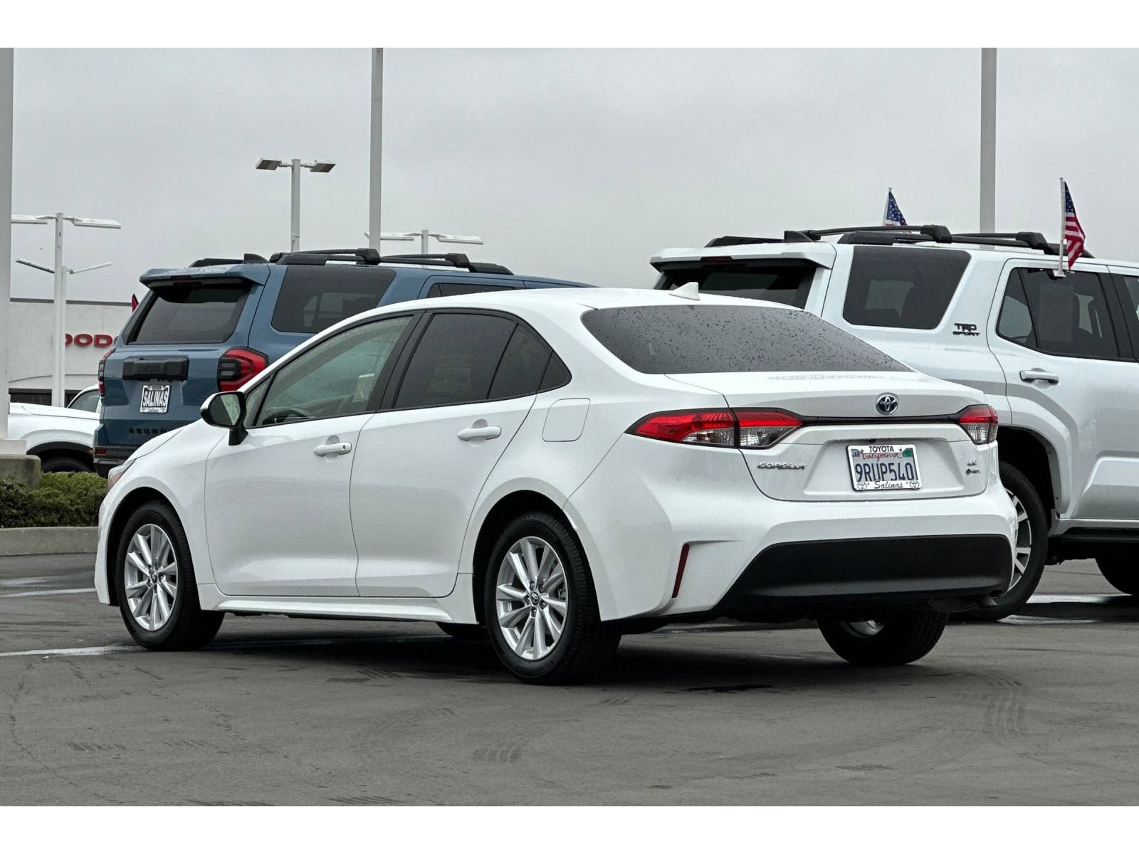 Used 2025 Toyota Corolla LE w/ LE Premium Package FWD image 6