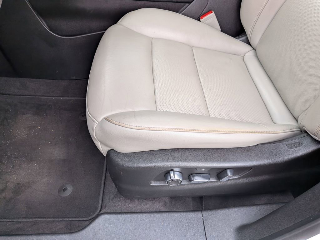 Used 2020 Cadillac XT4 Premium Luxury FWD image 13