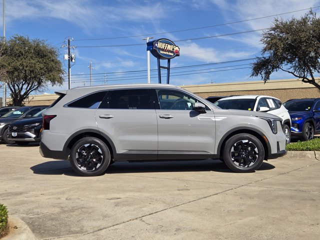 Certified 2026 Kia Sorento S FWD image 4