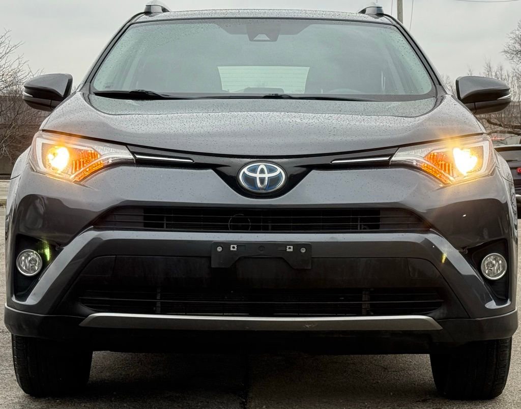 Used 2018 Toyota RAV4 XLE image 9