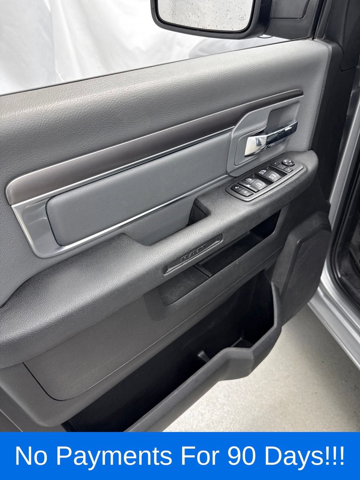 Used 2022 RAM 1500 Classic SLT w/ Protection Group AWD/4WD image 14