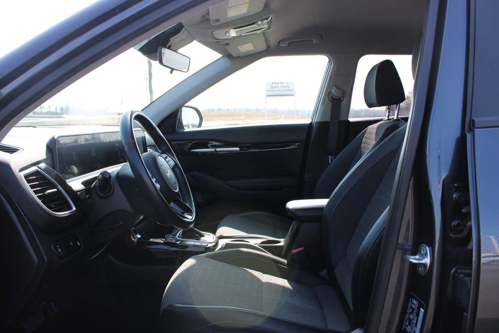 Used 2025 Kia Seltos S image 14