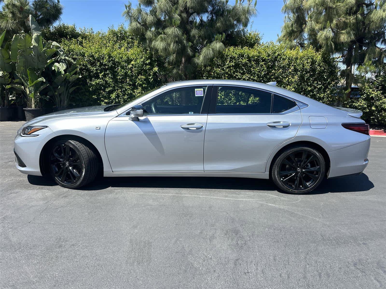 Used 2023 Lexus ES 350 F Sport w/ Accessory Package (Z2) image 3
