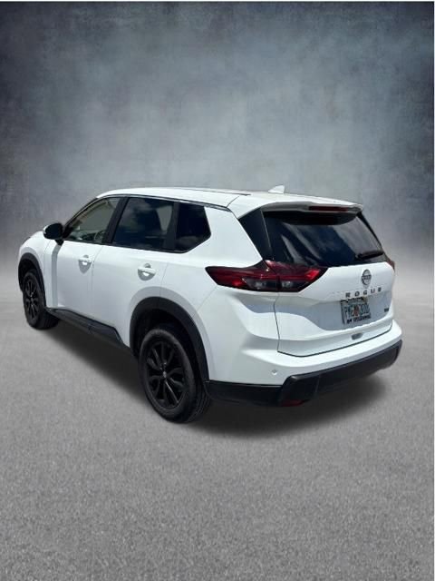 Used 2024 Nissan Rogue SV FWD image 7