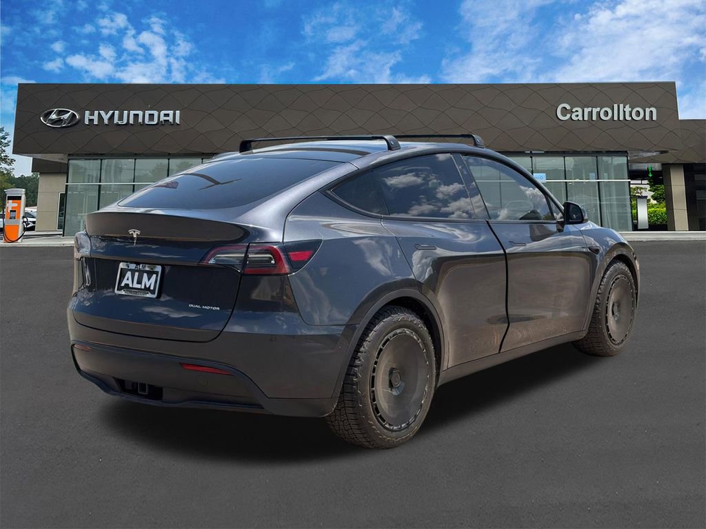 Used 2024 Tesla Model Y Long Range AWD/4WD image 5