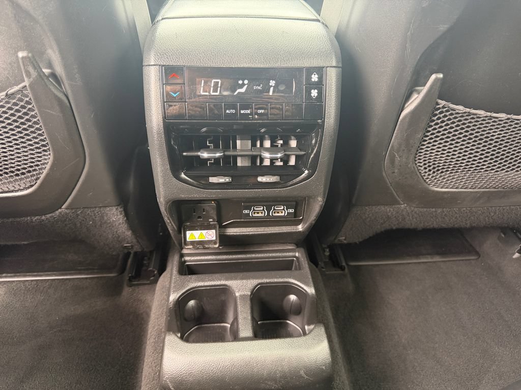 Used 2023 Jeep Grand Cherokee L Laredo AWD/4WD image 18