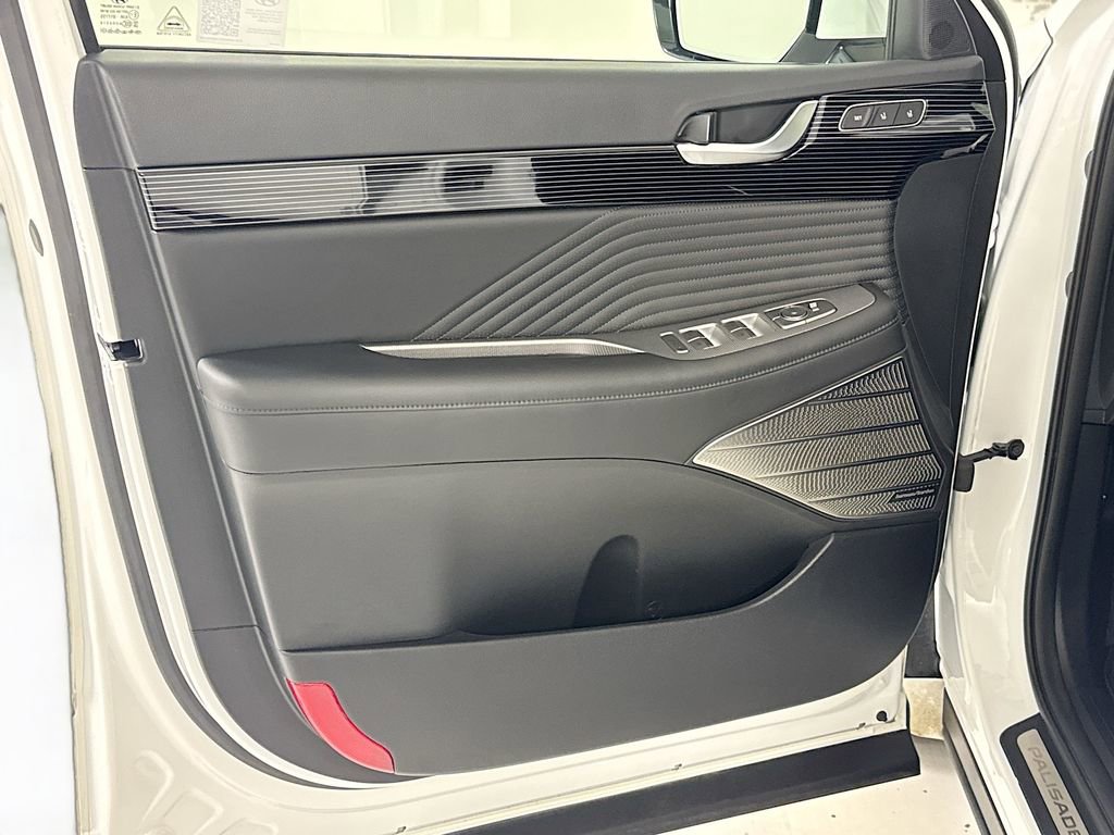 Used 2024 Hyundai Palisade Calligraphy image 21