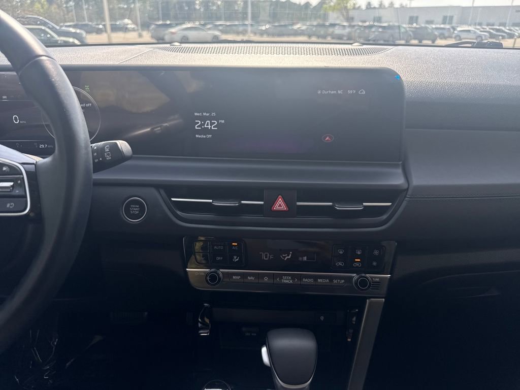 Used 2024 Kia Seltos EX image 17