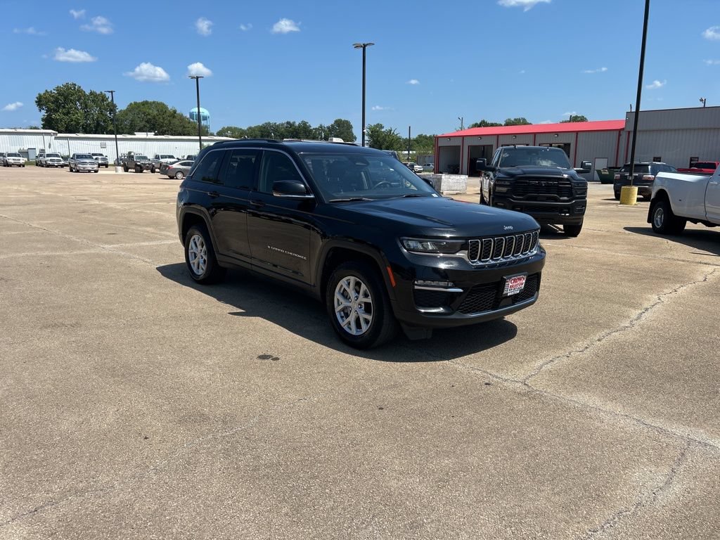 Used 2023 Jeep Grand Cherokee Limited AWD/4WD image 7