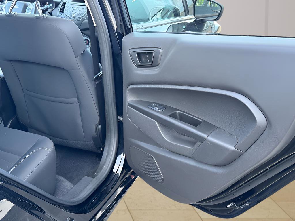 Used 2019 Ford Fiesta SE image 27