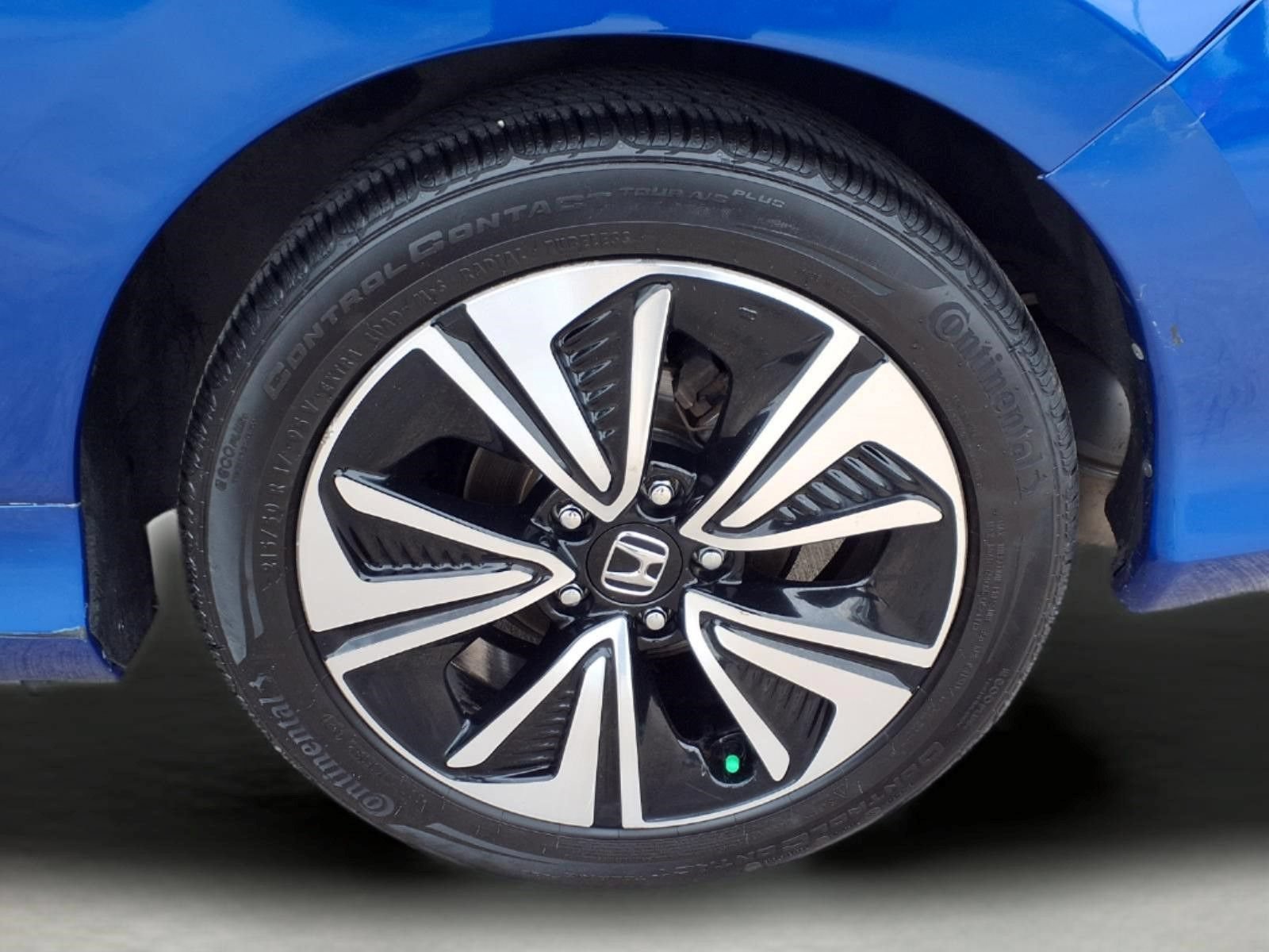 Used 2018 Honda Civic EX-T image 9