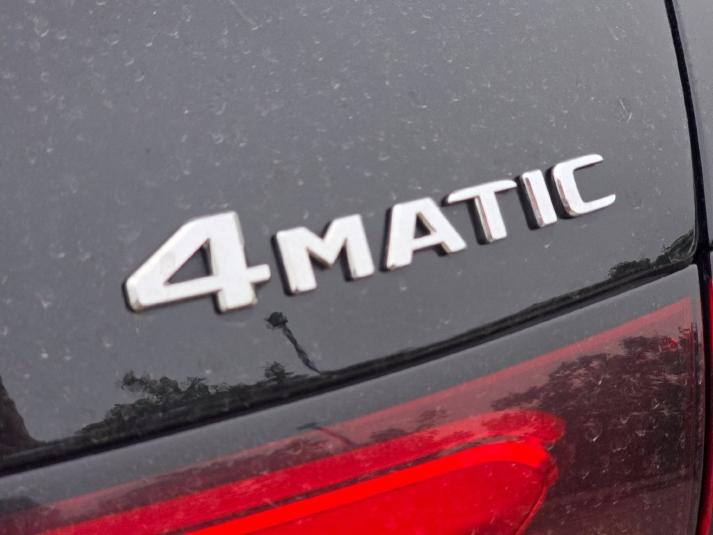 Used 2025 Mercedes-Benz GLC 350e 4MATIC image 6