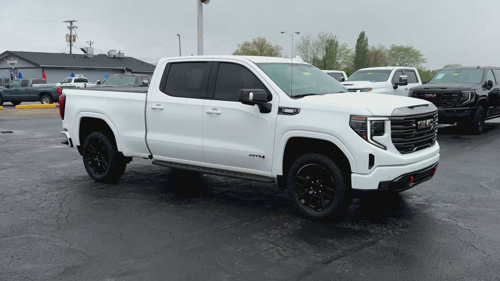 Used 2024 GMC Sierra 1500 AT4 w/ Technology Package AWD/4WD image 2