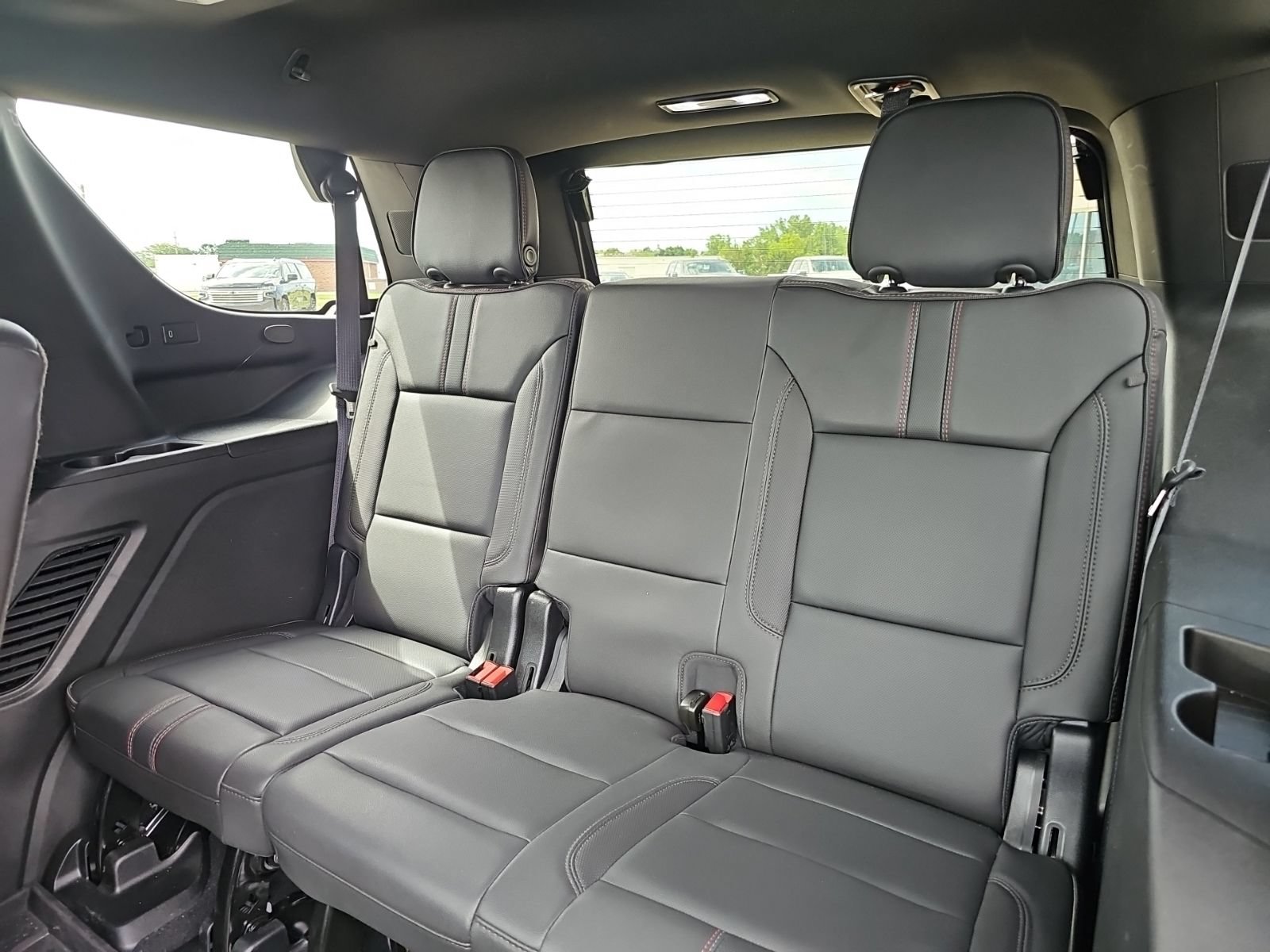 Used 2024 Chevrolet Tahoe RST w/ Luxury Package AWD/4WD image 25