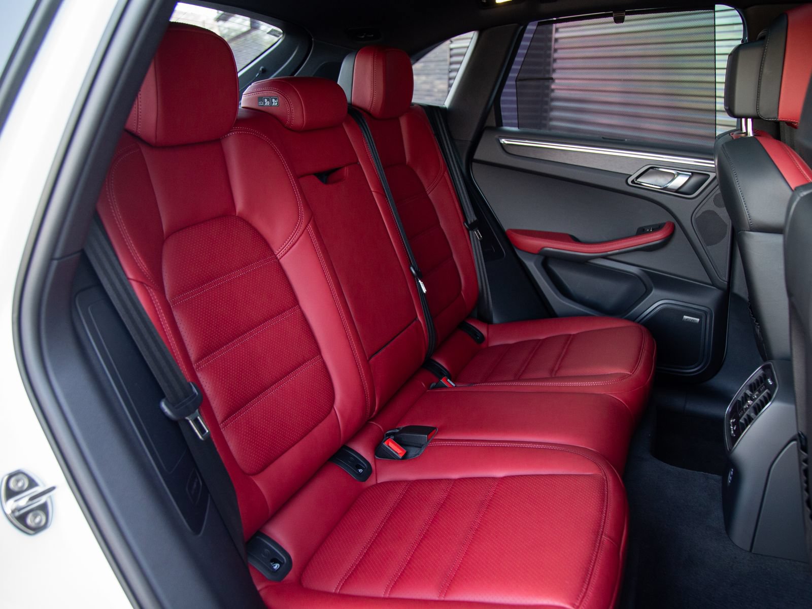 New 2026 Porsche Macan GTS AWD/4WD image 25