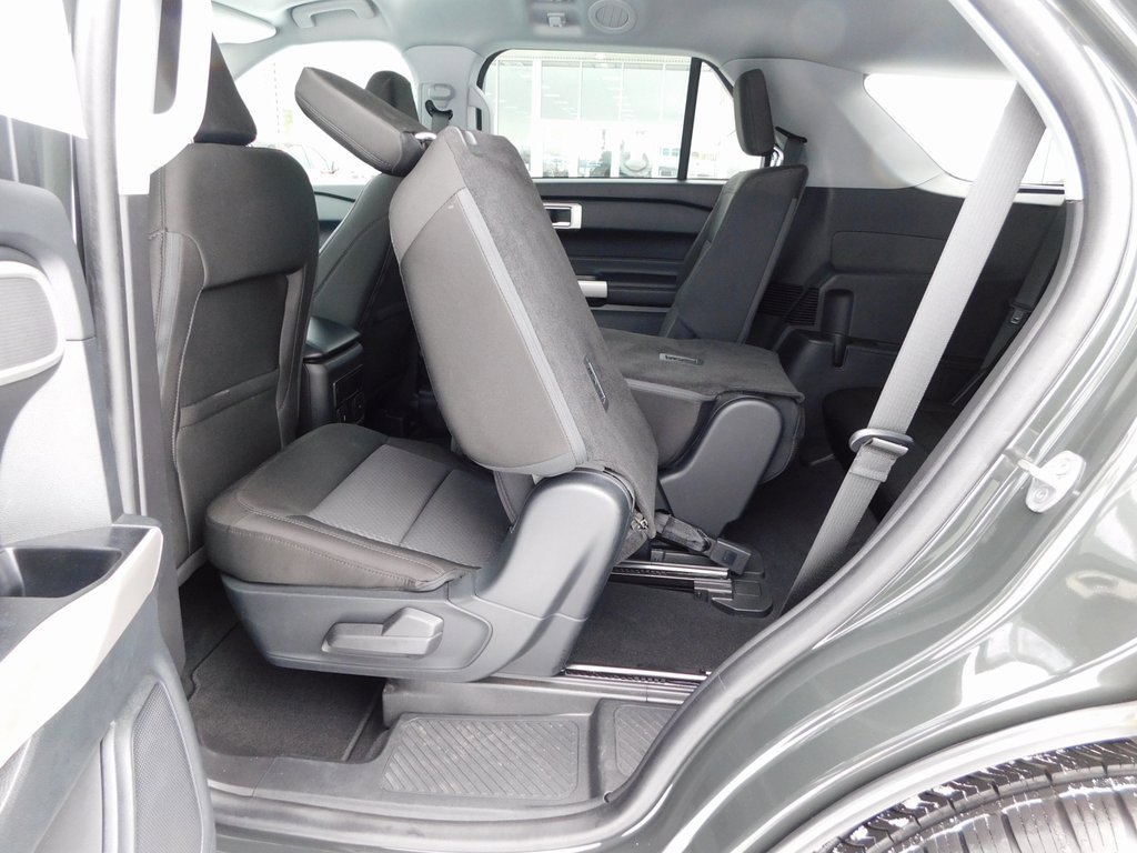 Used 2023 Ford Explorer XLT image 33