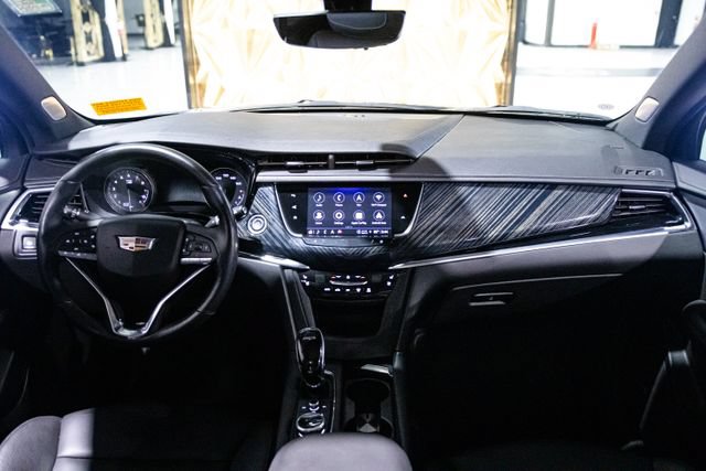 Used 2024 Cadillac XT6 Premium Luxury w/ Technology Package FWD image 15