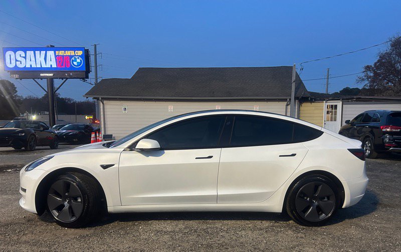 Used 2023 Tesla Model 3 Standard Range image 2