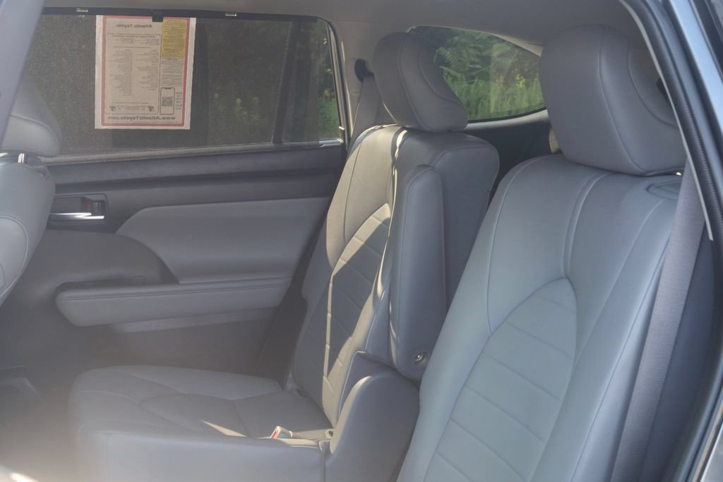 Used 2025 Toyota Camry LE w/ Convenience Package AWD/4WD image 27